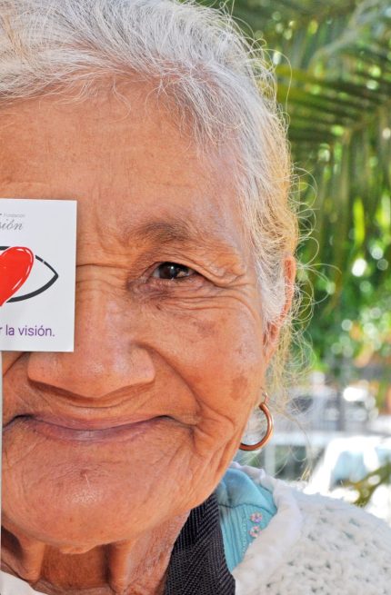 abuela ojito-min
